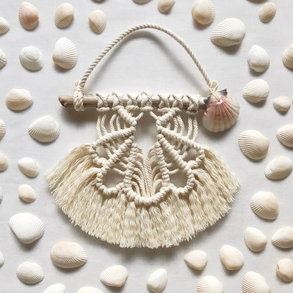 No.101 カウリーシェルのマクラメタペストリー No.101 カウリーシェルのマクラメタペストリーの通販 by macrame
