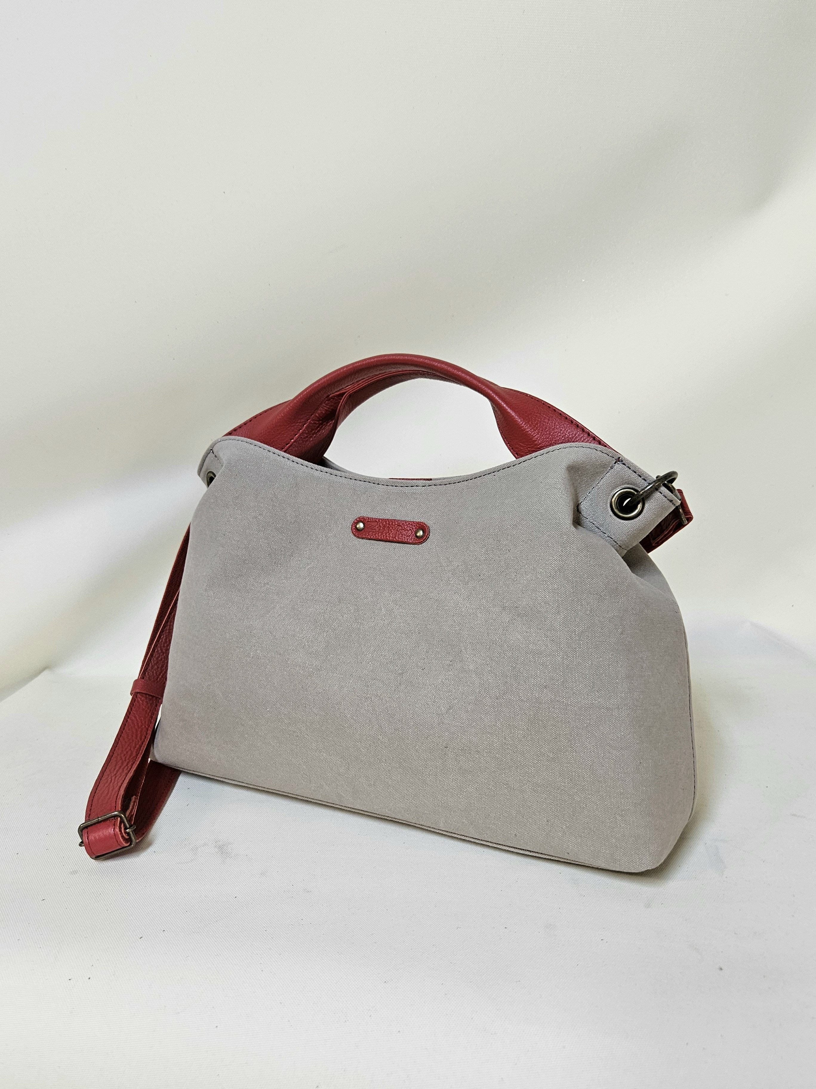 日本製 Zess fino 国産 トートバッグ ショルダーバッグ 本革使用 2WAY パラフィン、バイオ加工　Ｇ×Ｒ