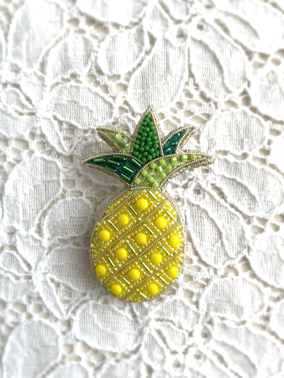 こり パイナップル レモンビーズ刺繍 ブローチ ハンドメイドアクセサリ ビーズ 刺繍 ブローチ ハンドメイド レモン No.311 - メルカリ