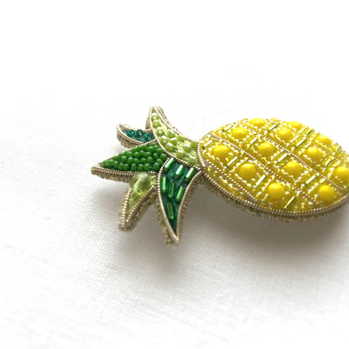 こり パイナップル レモンビーズ刺繍 ブローチ ハンドメイドアクセサリ パイナップル ビーズ刺繍ブローチ ブローチ Miruteka 通販