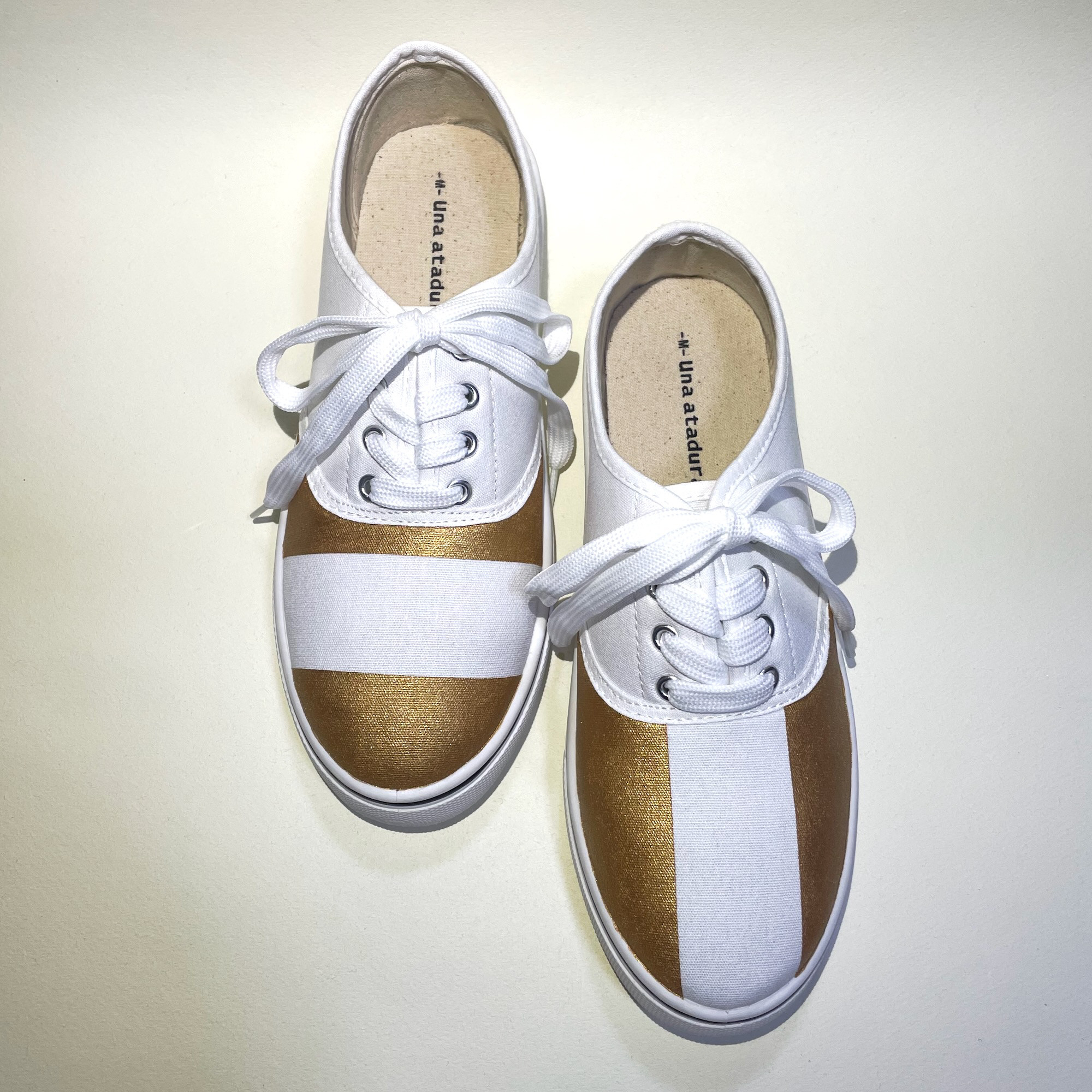 ボーダー&ストライプデッキシューズ(白 x 金) アシンメトリー