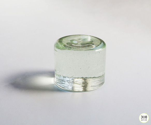 【リニューアル】リサイクルガラスのお香立て 丸 若菜色 2枚目の画像