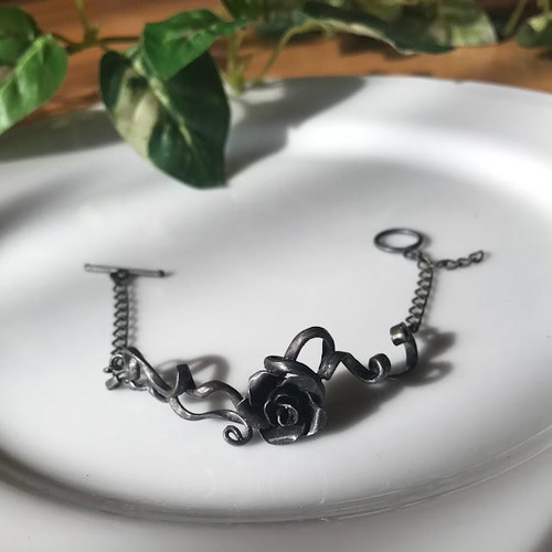 再販】黒薔薇ブレスレット ブラックローズ シルバーブレスレット