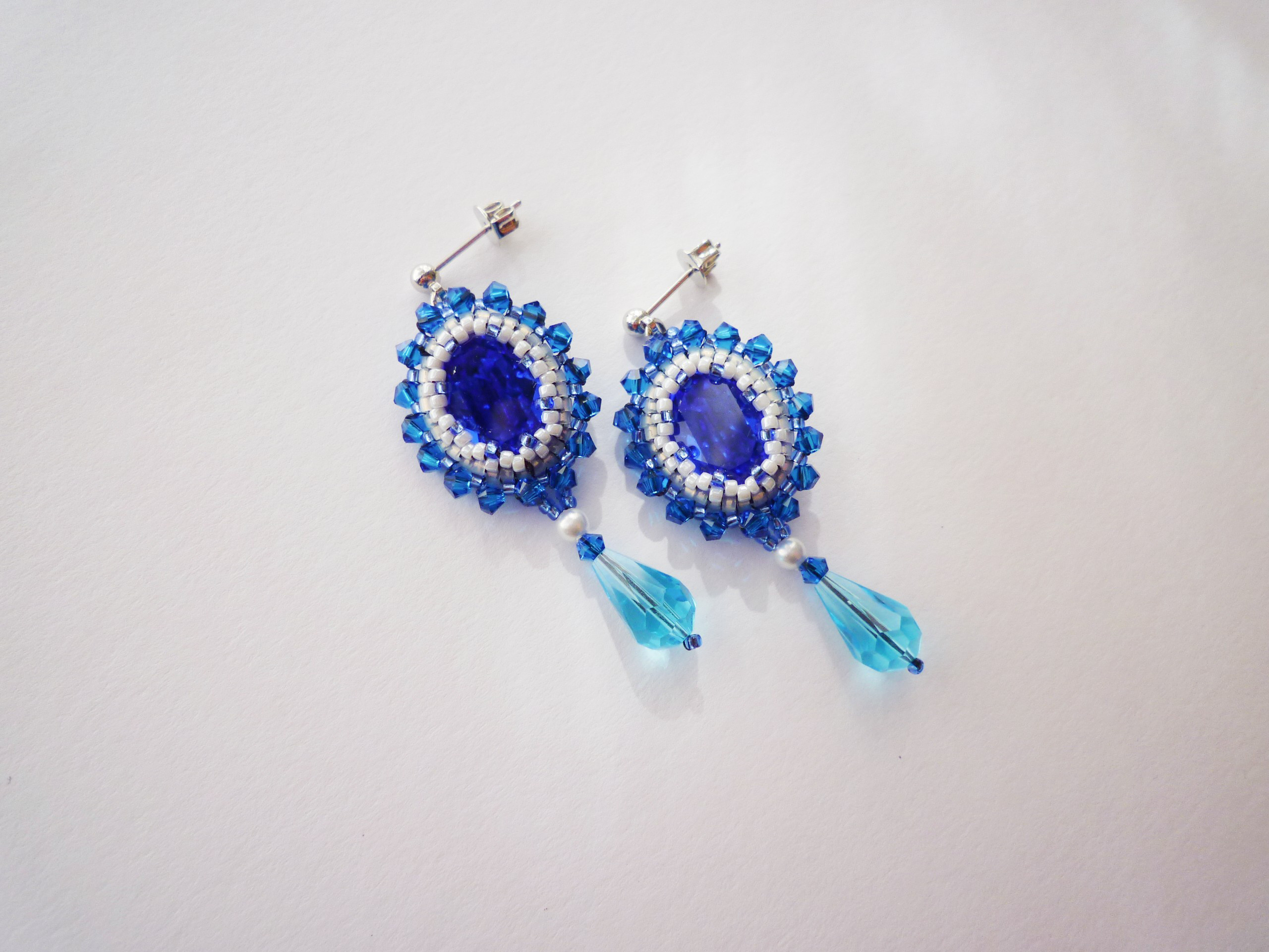 Swarovski クリスタルブルー フックピアス 水滴 ティアドロップ フックピアス スワロフスキークリスタル