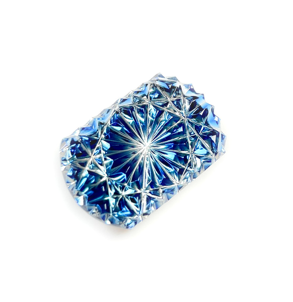 東京切子帯留め　お太鼓　菊　ブルー 1枚目の画像