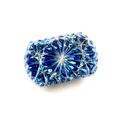 東京切子帯留め　お太鼓　菊　ブルー 3枚目の画像