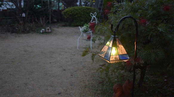 ガーデンライト 吊下げ式 4Ｋ-10 吊り金具付 ステンドグラス ガーデンランプ 庭園灯 外灯  ガーデニング 雑貨 11枚目の画像