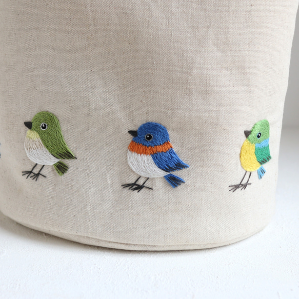 小鳥さんとお出かけ☆小さな小鳥さんたちの刺繍ミニトートバッグ【受注生産】 9枚目の画像