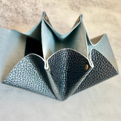 牛本革コンパクト二つ折り財布 ブラック 薄型スリムでガバッと開くじゃばら財布 お札折らずにスルッと入りカード仕切り付き 8枚目の画像