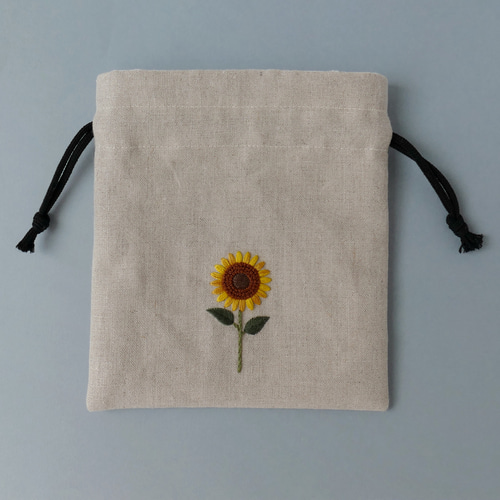 名入れ》ひまわり＊リネンの手刺繍巾着ポーチ＊ 巾着袋 ほころもり