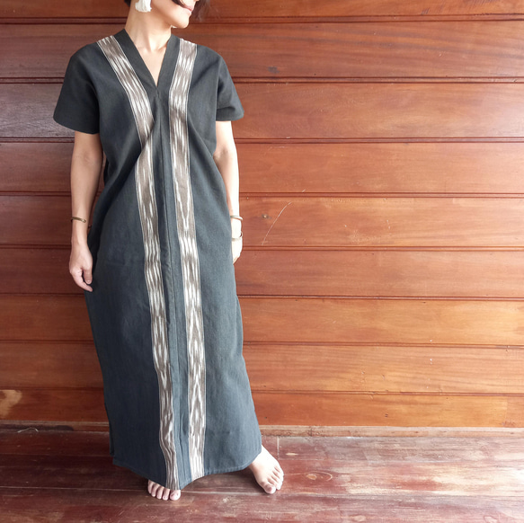 手工編織植物染棉連身裙/深灰色/泰國克倫族/卡蘇裡染色/公平貿易 第1張的照片