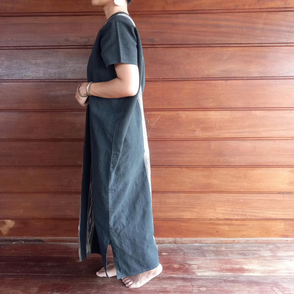 手工編織植物染棉連身裙/深灰色/泰國克倫族/卡蘇裡染色/公平貿易 第5張的照片