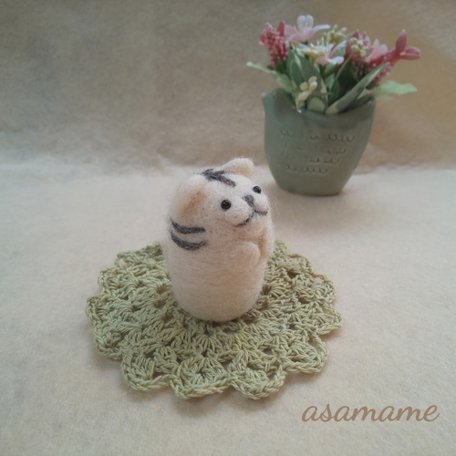 羊毛フェルト☆Stone部隊(タイガーアイ) つぶらな瞳のニッコリホワイトタイガーさん 羊毛フェルト 羊毛フェルト