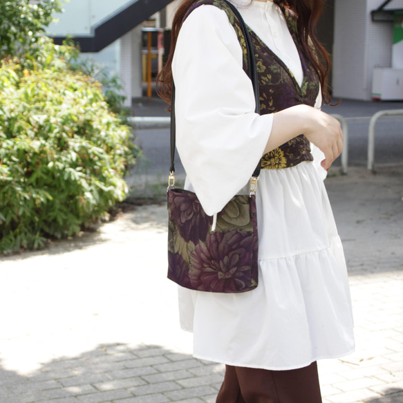 エレガンスで上品な◎イタリア生地を使ったサコッシュ 7枚目の画像