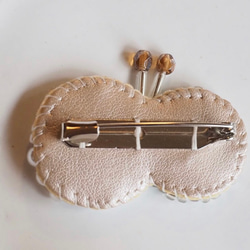 ちょうちょのブローチ✨ビーズ刺繍　ほっこり北欧(ラベンダー) 4枚目の画像