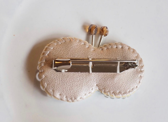 ちょうちょのブローチ✨ビーズ刺繍　ほっこり北欧(ラベンダー) 4枚目の画像