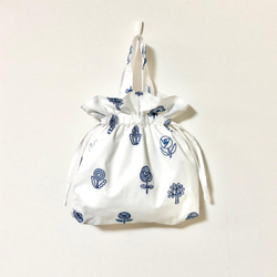 草花刺繍ギャザーバッグ　オフホワイト 1枚目の画像