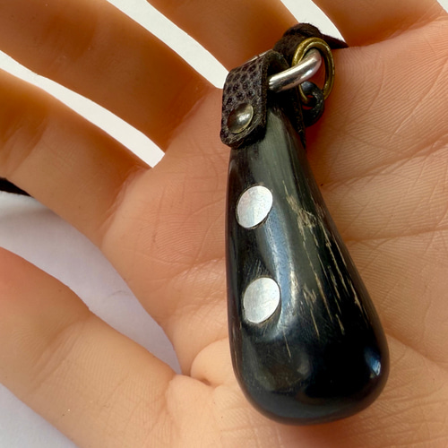 世界最古のお守り!牛の角で作ったネックレス！《creema限定で全三点