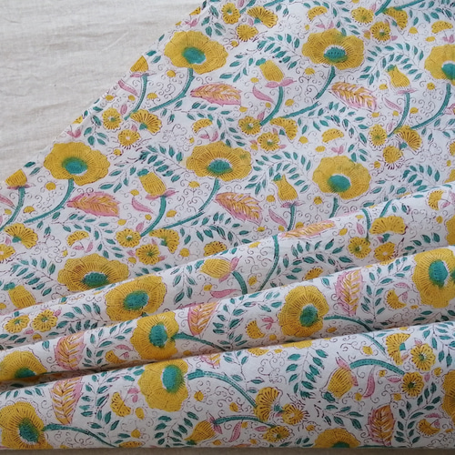 柔らかコットンの花咲く春の布 綿100% 花柄 生地 ハンドブロック