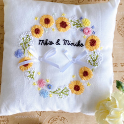 名前・日付無料】手刺繍で作ったひまわりのリングピロー(sunflower
