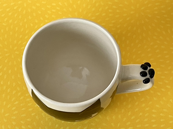 猫絵肉球マグ(両手を上げた黒猫・トルコブルー)『猫のマグカップ』 4枚目の画像