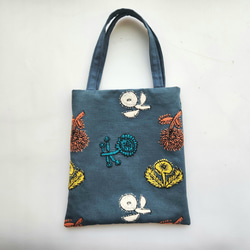 ハンドメイド　ミナペルホネン circleグレーのプランプバッグ小サイズ ハンドメイド ミナペルホネン circleグレーのプランプバッグ小