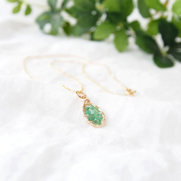 Emerald Leaf Necklace 7枚目の画像