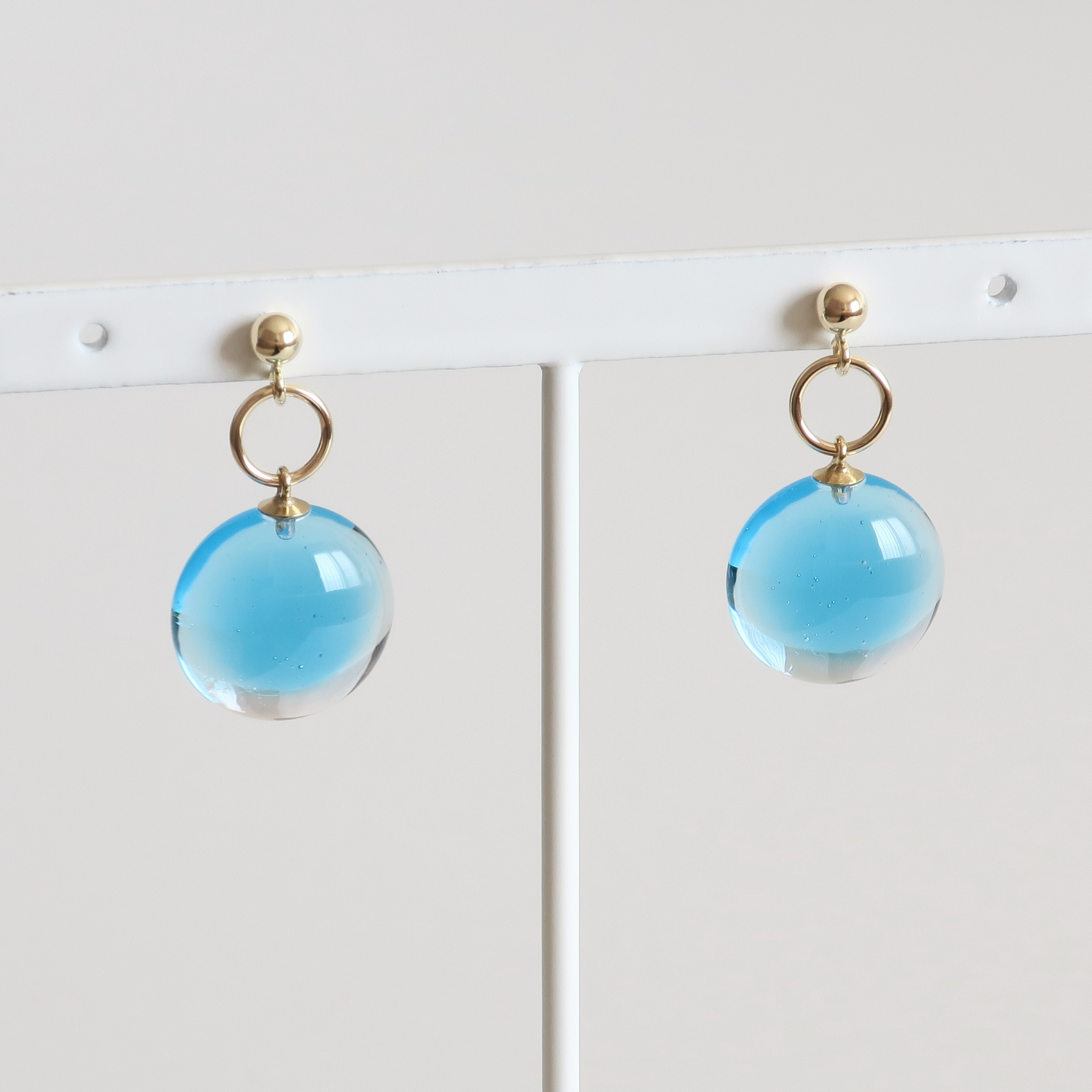夏色ガラス＊スカイブルー＆クリア／14KGF ピアスorイヤリング