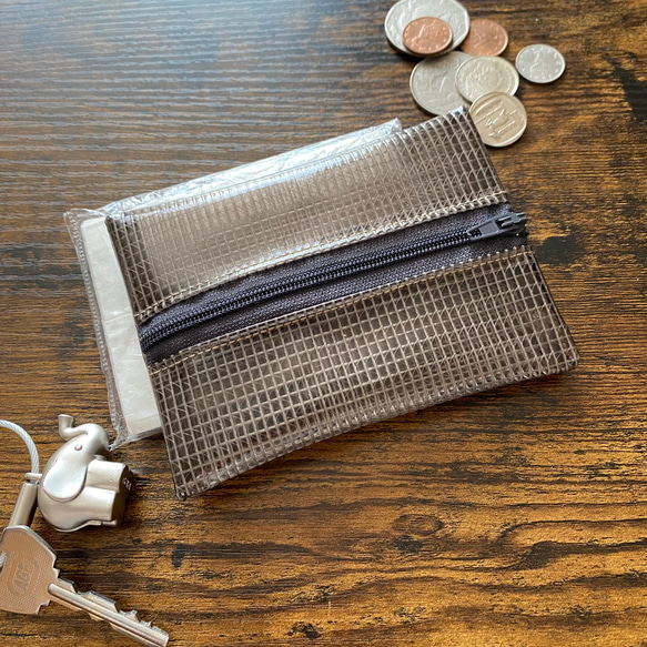 ファスナー付きポケットティッシュケース【スモークブラウン メッシュ  