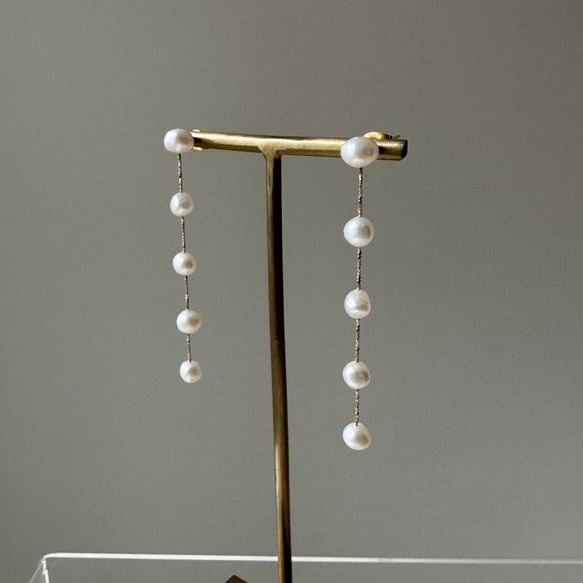 【繊細×上品】小さなバロック淡水パール ロングピアス/イヤリング 揺れる サージカルステンレス 結婚式 |5連|ゴールド 7枚目の画像