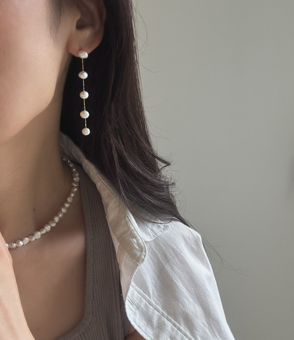 【繊細×上品】小さなバロック淡水パール ロングピアス/イヤリング 揺れる サージカルステンレス 結婚式 |5連|ゴールド 4枚目の画像
