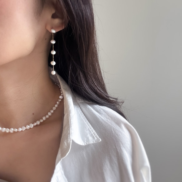【繊細×上品】小さなバロック淡水パール ロングピアス/イヤリング 揺れる サージカルステンレス 結婚式 |5連|ゴールド 3枚目の画像