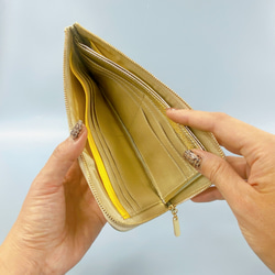《3営業日以内発送》薄くて軽いL字長財布 24枚カードポケット　牛革シャンパンゴールド箔 5枚目の画像