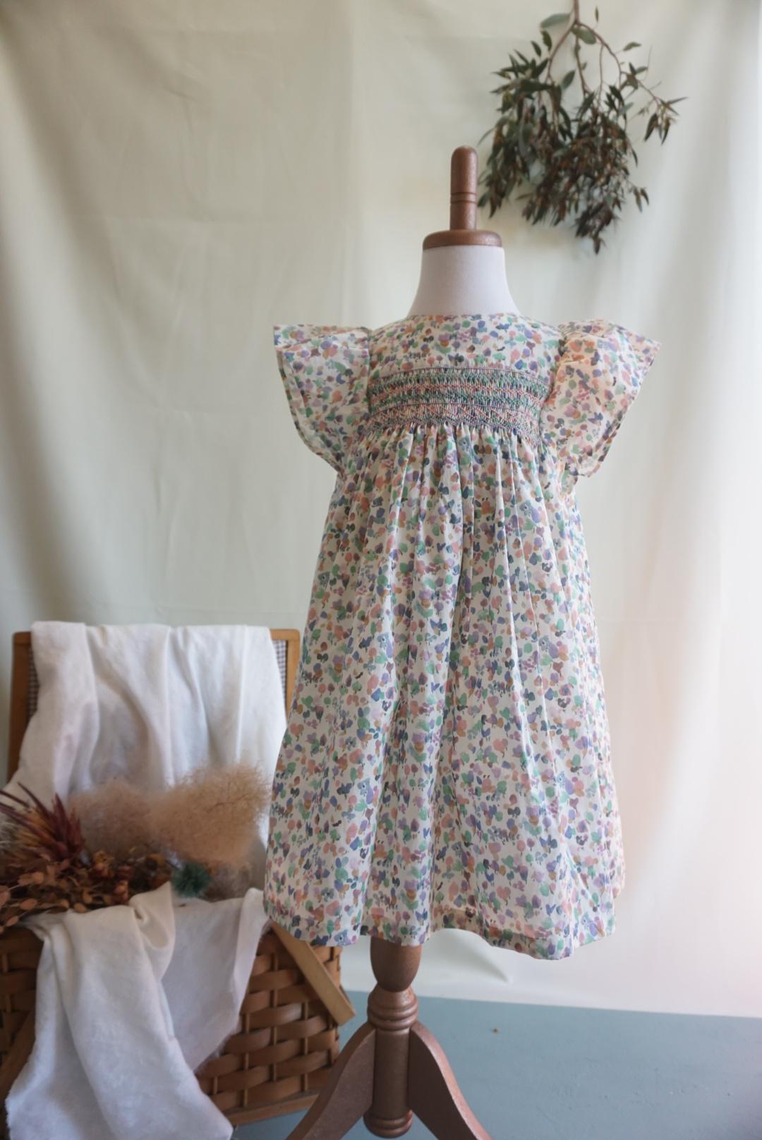 特別SALE！！フリル袖andスモッキング刺繍ワンピース❤︎