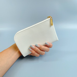 薄くて軽いコンパクトな財布 10枚カードポケット　リザードホワイト【スクイーズ】ミニ財布 2枚目の画像