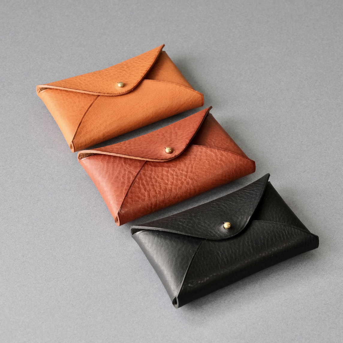 ふっくら可愛い手紙型カードケース 名刺入れ ギボシ留め 本革