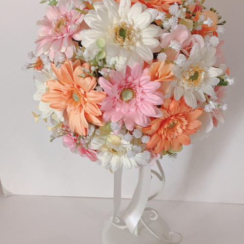 受注制作》ガーベラの彩りウェディングブーケ ラウンドブーケ 結婚式