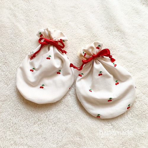 刺繍生地 【さくらんぼ/オフホワイト/ポップ】 カットクロス 綿ポリ