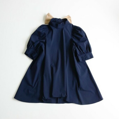 小柄S】パフスリーブが可愛いコットン素材バックリボンブラウス：紺