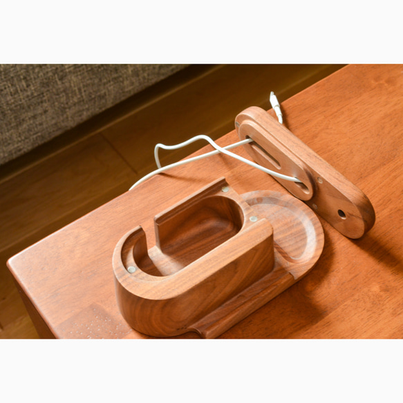 受注生産 職人手作り アップルウォッチ 充電スタンド iPhoneスタンド テレワーク おうち時間 無垢材 天然木 LR 受注生産 LR LW1631435762(12597円)