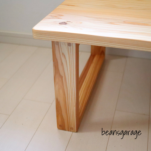 サイズ、カラーが選べる！天然木のキッズテーブル お絵描き、勉強机に