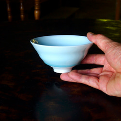 青いうつわ　新米にどうぞ！　磁器　飯茶碗　青白磁ごはん茶碗 5枚目の画像