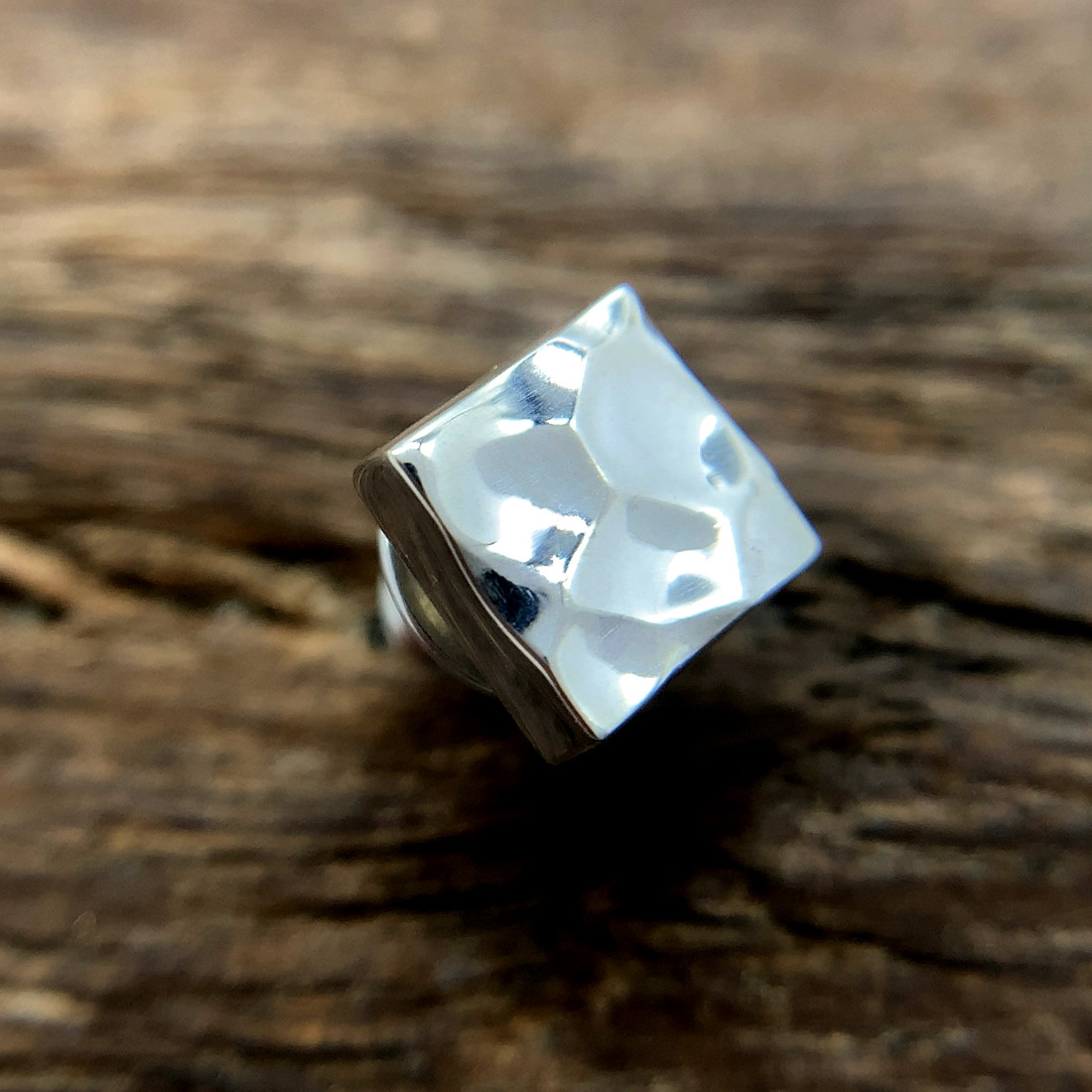 槌目ピアスシルバー925 片耳用 つけっぱなし　snd082