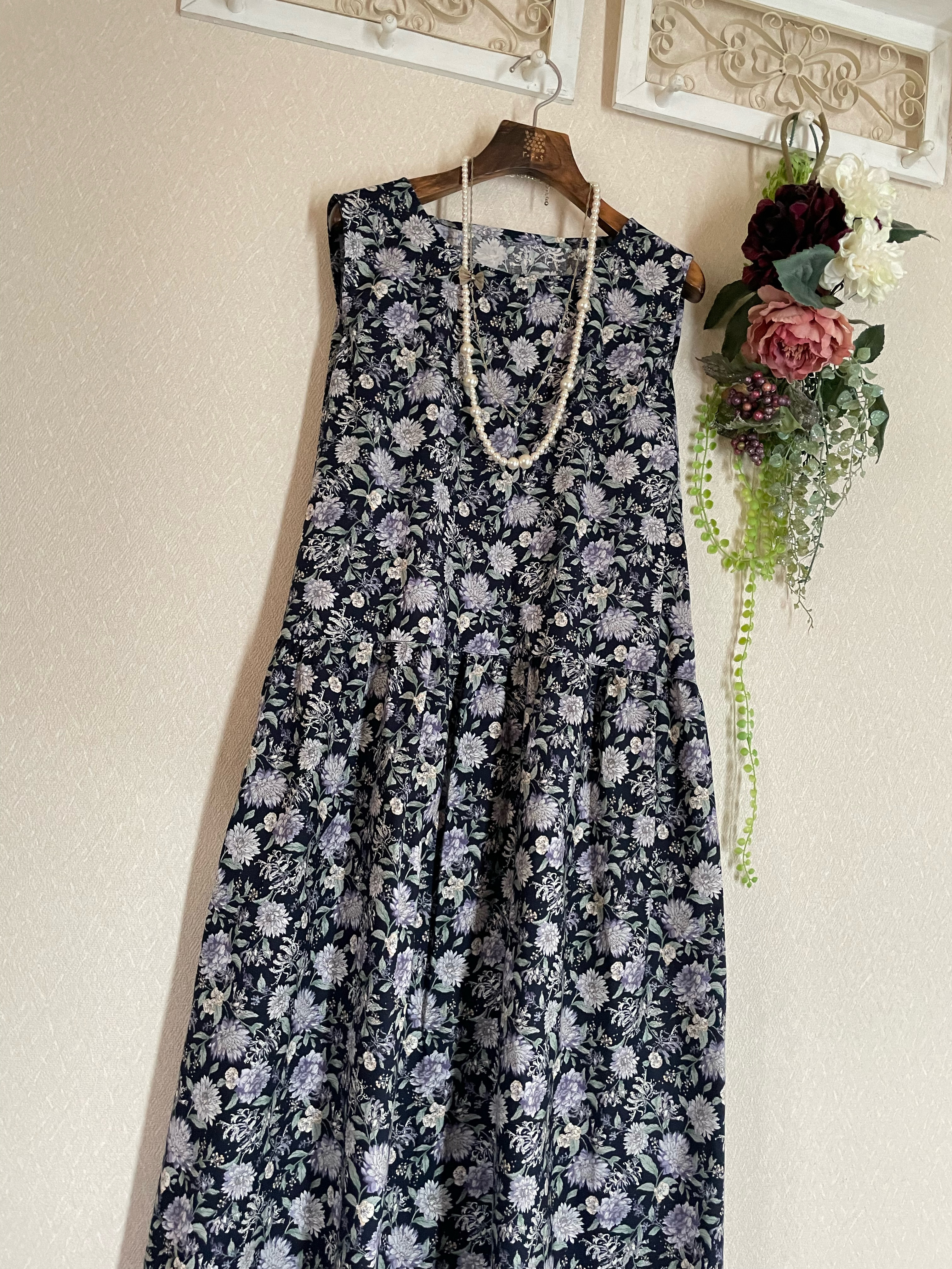 【売り切り‼️】　WILLFULLY ノースリーブワンピース embroidery flower no sleeve knit OP（ワンピース）｜WILLFULLY