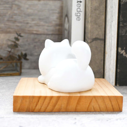 かわいい白クマ サモエド装飾名刺ホルダー携帯電話ホルダー手作り木製ヒーリング小さな木彫り人形 4枚目の画像
