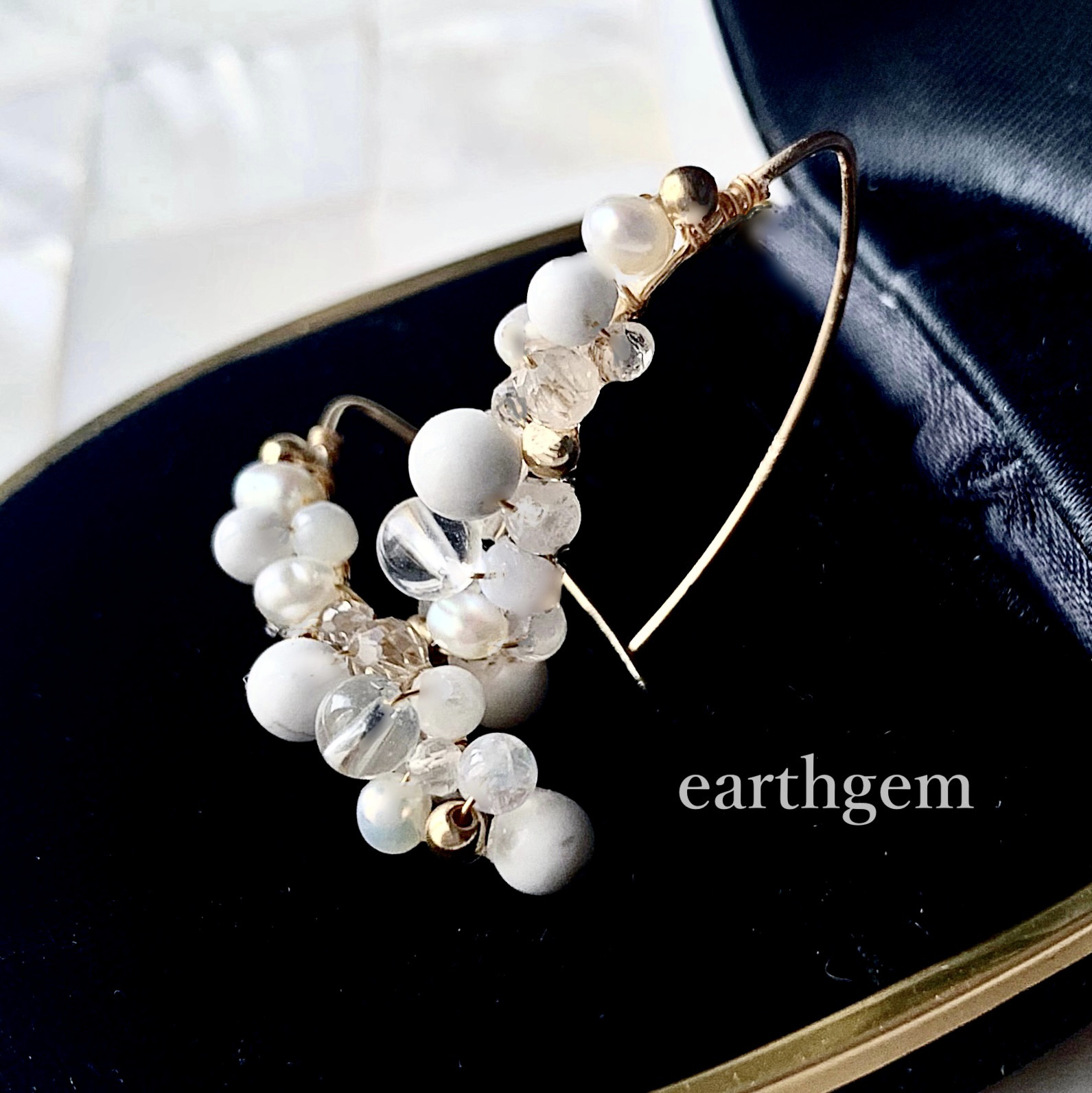 【14kgf】✴︎Bubble Gem✴︎パール×ムーンストーン×ハウライト×マザーオブパール×水晶の白い天然石ピアス
