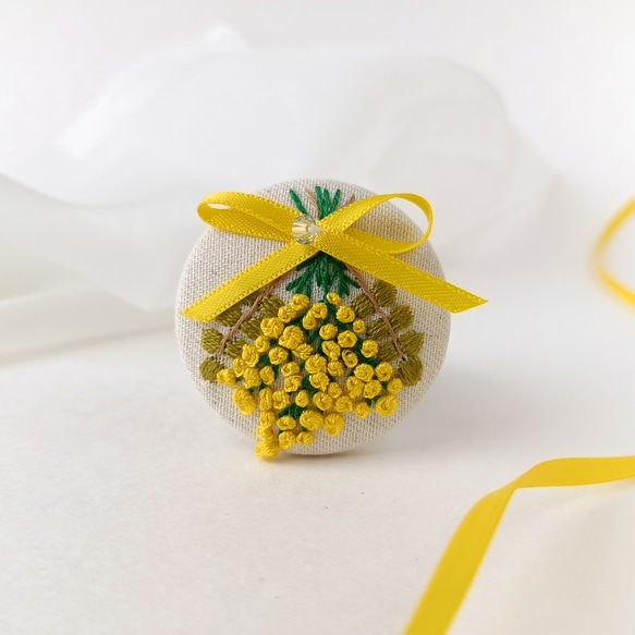 ふっくらミモザのスワッグ刺繍ブローチor刺繍ヘアゴム 入学式 卒園