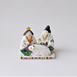 干支とお雛様のコラボです♪　　ミニ干支(ウシ）お雛様  置物　陶器 3枚目の画像