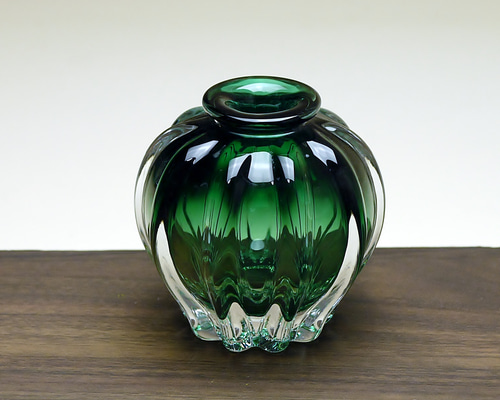 ハンドメイド 緑色 ガラス 花瓶 酒器 ガラスの花器「青緑」 | 滋賀県草津市 | ふるさと納税サイト