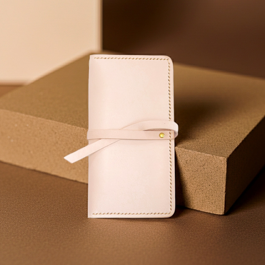 上品な紐留めタイプの本革iPhone用手帳型ケース iPhone17シリーズ対応